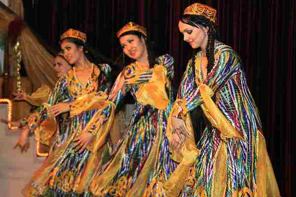 tashkent-eating-dance-bahor2.jpg