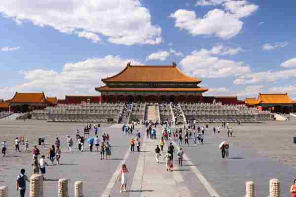 plaza-de-Tiananmen-en-Baijing-1024x575.jpg