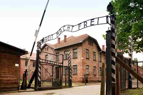 Auschwitz_I_(22_May_2010).jpg