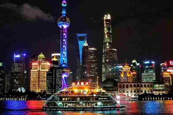 Crucero por el Río Huangpu.jpg